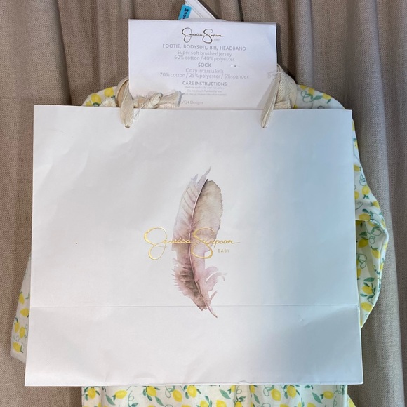 Jessica Simpson Baby 5-Pc Layette Set - Picture 11 of 12